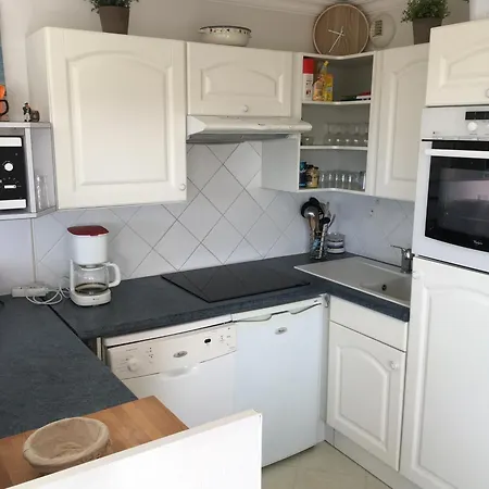 Mahon : 3 A 200m De La Avec Balcon Et Parking - Fr-1-482-163 Apartment *